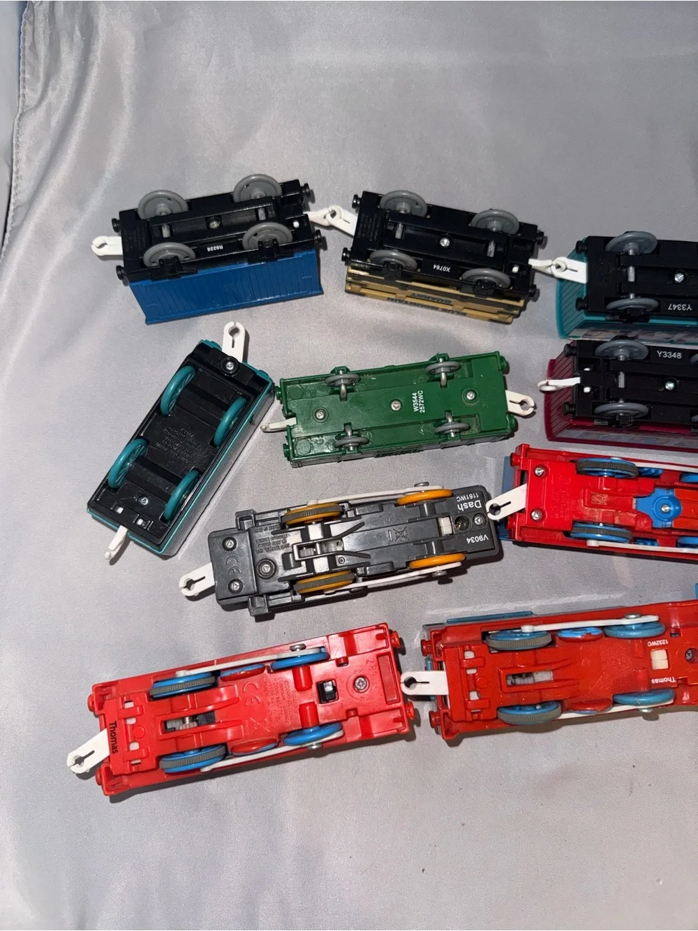 LOT OF 12 PIECES TOMY THOMAS & FRIENDS TRACKMASTER TRAINS from 2009